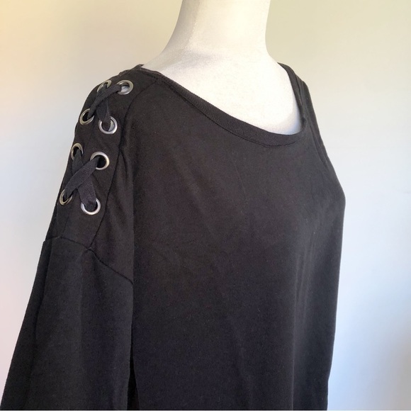 💕2 for $20 The sweatshirt project Tie design on shoulder - Picture 2 of 8